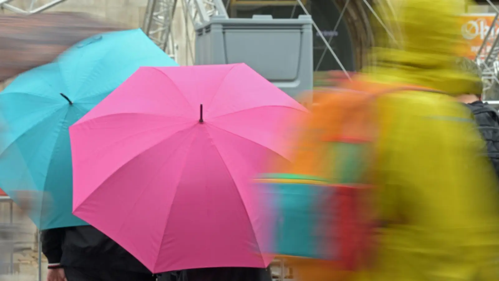 In den kommenden Tagen soll es in Bayern regnen. (Symbolbild) (Foto: Malin Wunderlich/dpa)