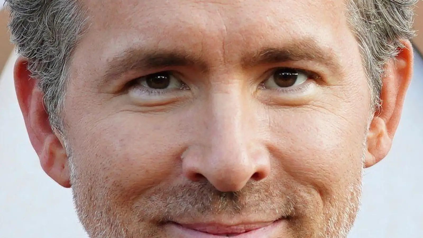 Hollywood-Star Ryan Reynolds („Deadpool“) steht eigenen Angaben zufolge nicht gerne an seinem Geburtstag im Mittelpunkt. (Archivbild) (Foto: Jordan Strauss/Invision/AP/dpa)