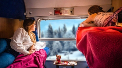 Unterwegs mit dem „Ski Express“: Der Nachtzug startet in Amsterdam und fährt über verschiedene Stationen in Deutschland nach Österreich. (Foto: Tui/dpa-tmn)