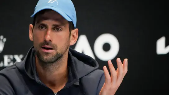 Hat die Chance auf den Grand-Slam-Rekordtitel: Novak Djokovic. (Foto: Aaron Favila/AP/dpa)