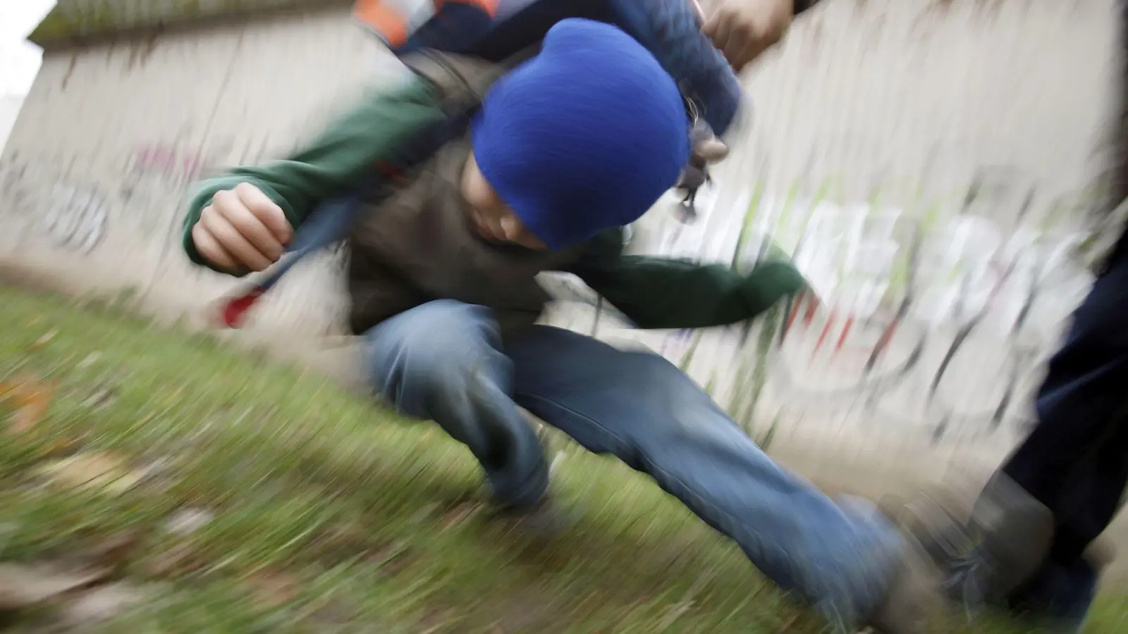 Die Zahl der Gewalttaten an Bayerns Schulen ist in den vergangenen Jahren deutlich gestiegen (Symbolbild).  (Foto: Oliver Berg/dpa/dpa-tmn)