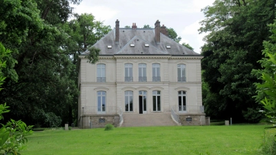 Ein Haus, das Rätsel aufgibt. (Foto: Sabine Glaubitz/dpa)