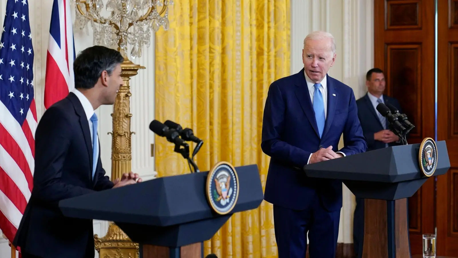 US-Präsident Joe Biden (r) und Premier Rishi Sunak bei ihrer Pressekonferenz im Weißen Haus. (Foto: Susan Walsh/AP/dpa)