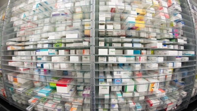 In Deutschland gibt es immer wieder Engpässe bei Arzneien. (Archivbild) (Foto: Daniel Reinhardt/dpa)