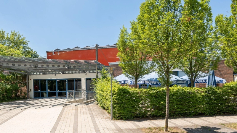 Von Anfang Juli bis Ende September muss das Restaurant Anders im Eingangsbereich der Markgrafenhalle geschlossen bleiben. Grund ist die umfangreiche Modernisierung der Leitungen und des gesamten Küchenbereichs.  (Foto: Mirko Fryska)