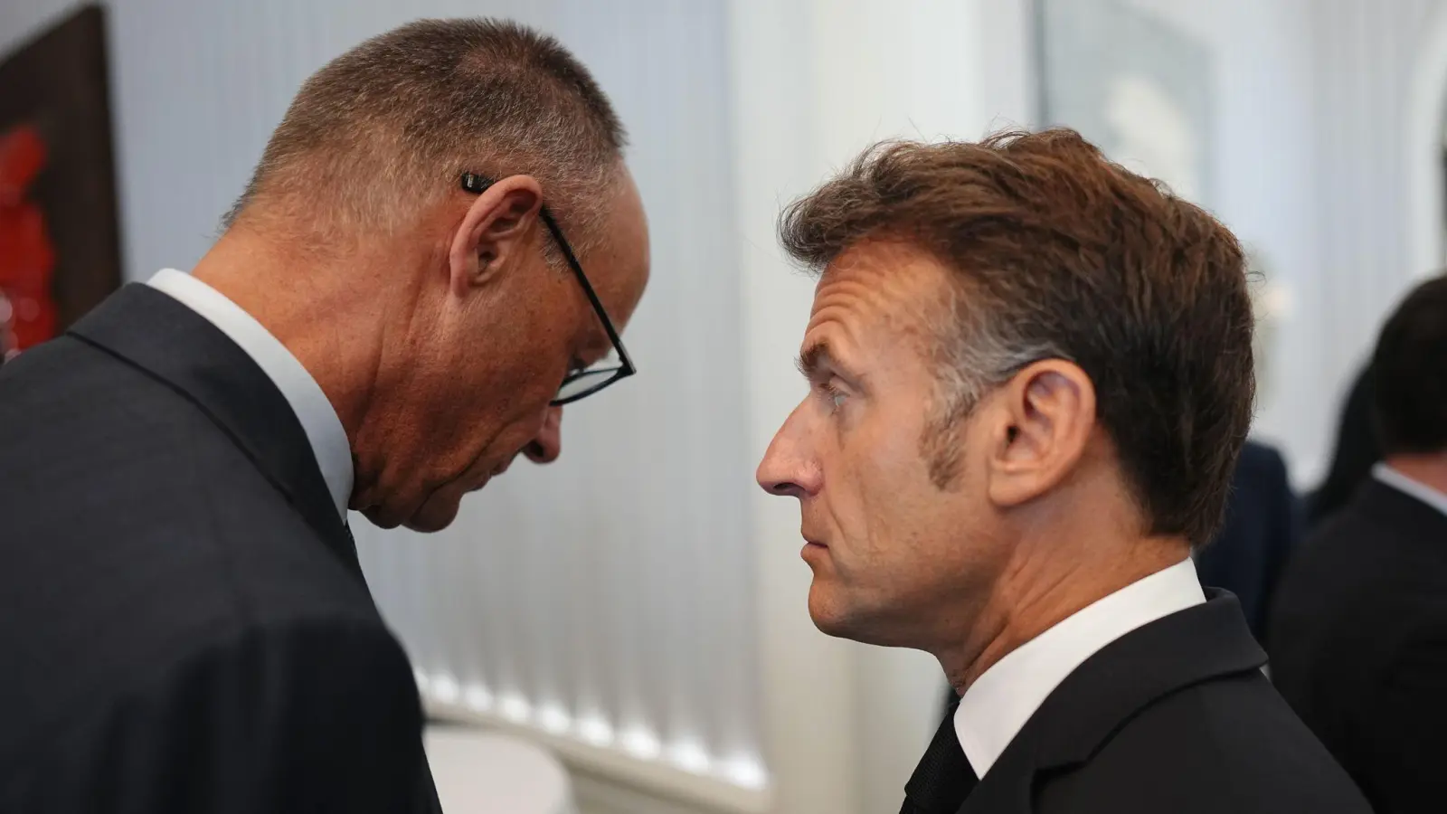 Mehrfach wurde die Entscheidung verschoben, jetzt haben Merz und Macron die Reißleine gezogen. (Foto: Kay Nietfeld/dpa)