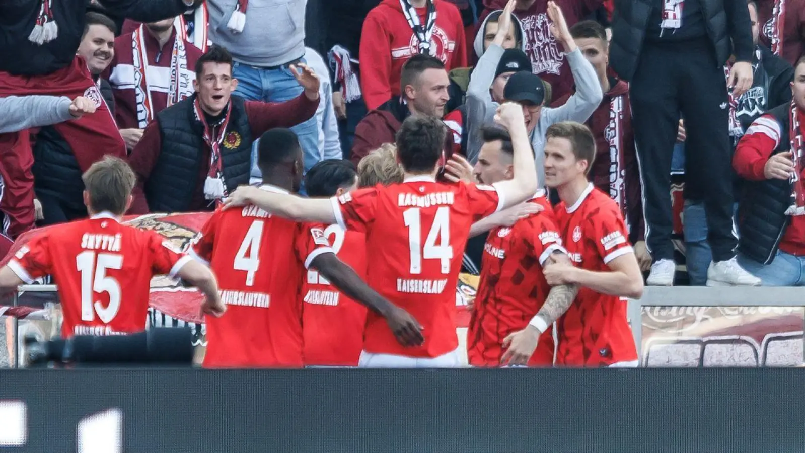 Die Pfälzer konnten kurz nach der Pause jubeln. (Foto: Andreas Gora/dpa)