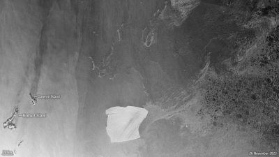 Der als A23a bekannte Eisberg bewegt sich vergleichsweise schnell von den antarktischen Gewässern weg, wie Satellitenaufnahmen zeigen. (Foto: contains modified Copernicus Sentinel data (2023), processed by ESA/dpa)
