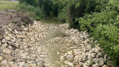 Der Bibart-Abschnitt nach dem Umbau. Jetzt haben es die Fische leichter, den Höhenunterschied zu überwinden.  (Foto: Martina Hinkelmann)