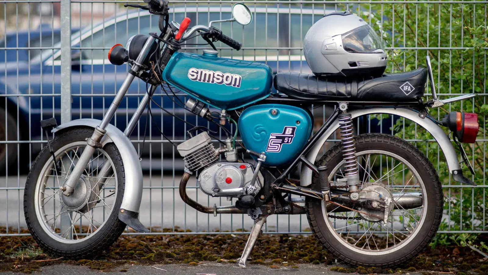 Die Simson S51 wird bei Liebhabern hoch gehandelt. (Archivbild) (Foto: Hauke-Christian Dittrich/dpa)