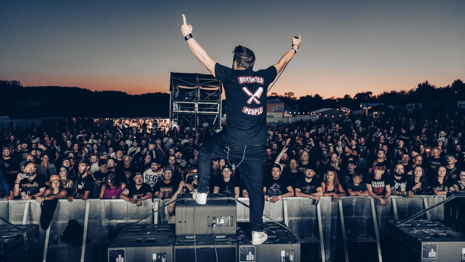 Beim diesjährigen Meadow-Festival heizten die Emil Bulls als Hauptact am Samstag ihren Fans kräftig ein:<br> (Foto: Timo Ehlert)