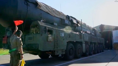 Ein russischer Raketenwerfer des Typs Jars bei einer Übung. (Archivbild) (Foto: Uncredited/Rusian Defense Ministry Press Service/AP/dpa)