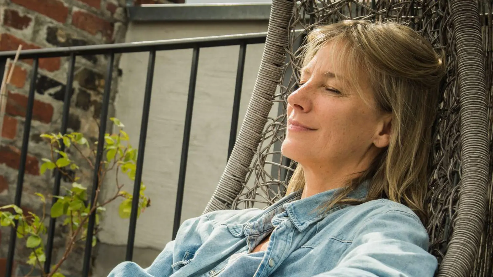 Weniger Stress, mehr Wohlbefinden: Ein aktiver Vagusnerv wirkt beruhigend auf Puls und Blutdruck. (Foto: Christin Klose/dpa-tmn)