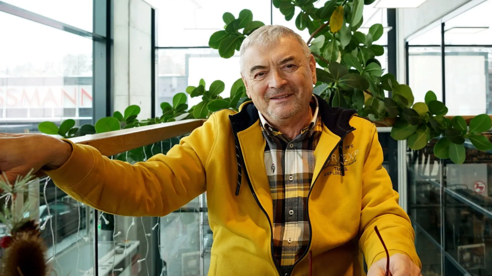 Hat mit „Der Geist von Bue“ seinen ersten Roman geschrieben: Joachim Prediger. Der Ansbacher Autor stellt ihn am Dienstag, 9. Januar, in Lichtenau vor. (Foto: Elke Walter)