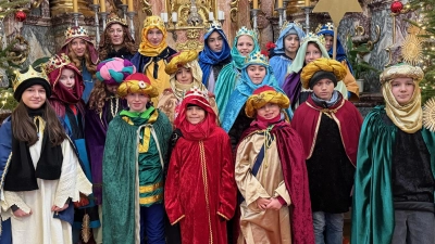 Knapp 20 Jungen und Mädchen machten sich in Scheinfeld und den Ortsteilen auf den Weg, um als Caspar, Melchior und Balthasar für notleidende Kinder in aller Welt zu sammeln. (Foto: Hans-Joachim Teufel)