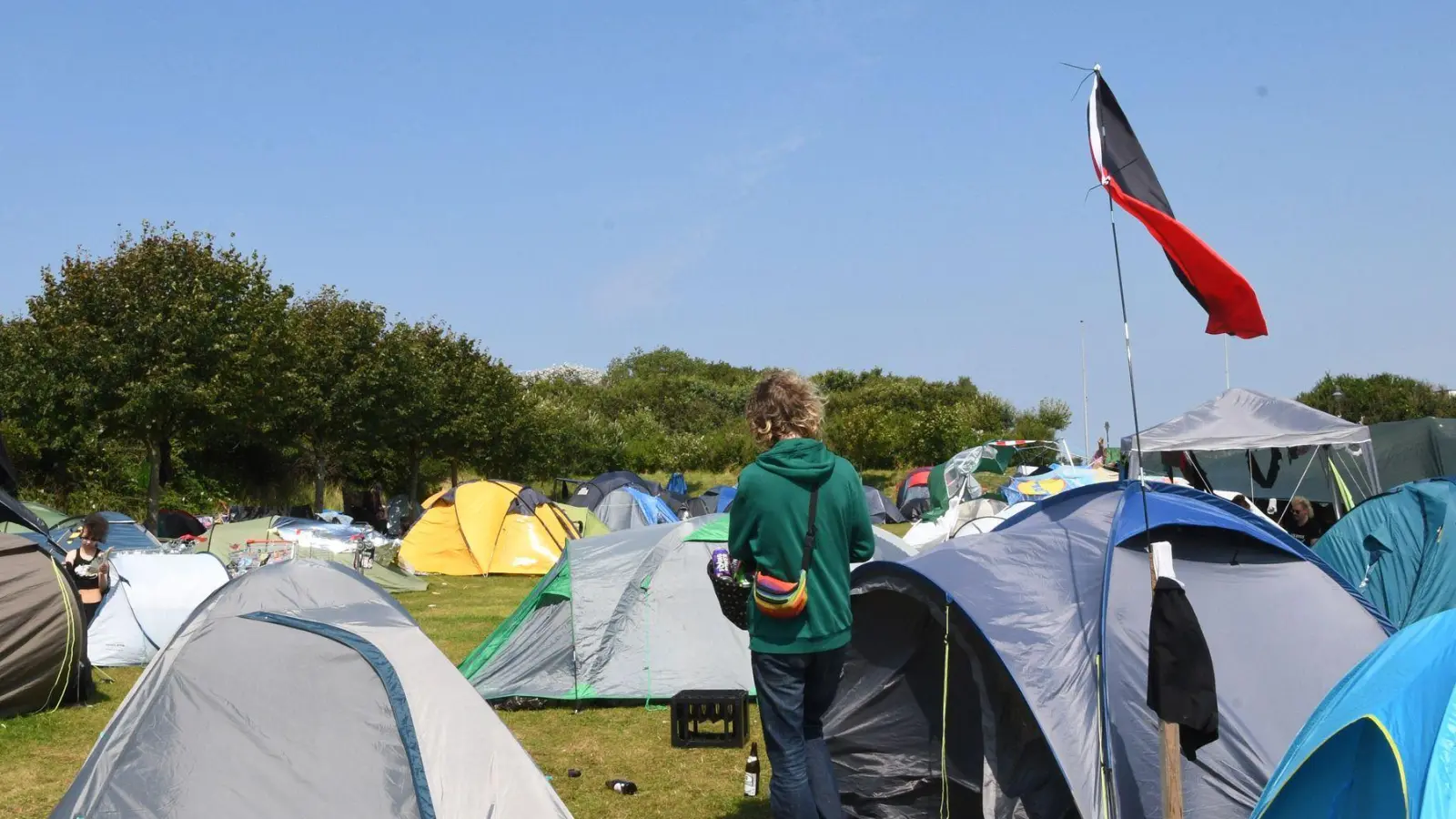 Im Sommer sollen die Punk-Protestcamps auf Sylt in die vierte Runde gehen. (Foto: Lea Albert/dpa)