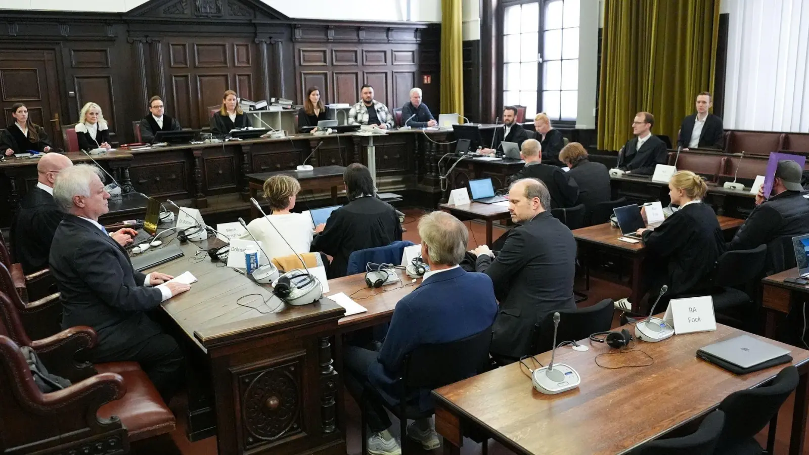 Die Hauptermittlungsführerin der Polizei beantwortete im Gericht Fragen. (Foto: Marcus Brandt/Pool dpa/dpa)