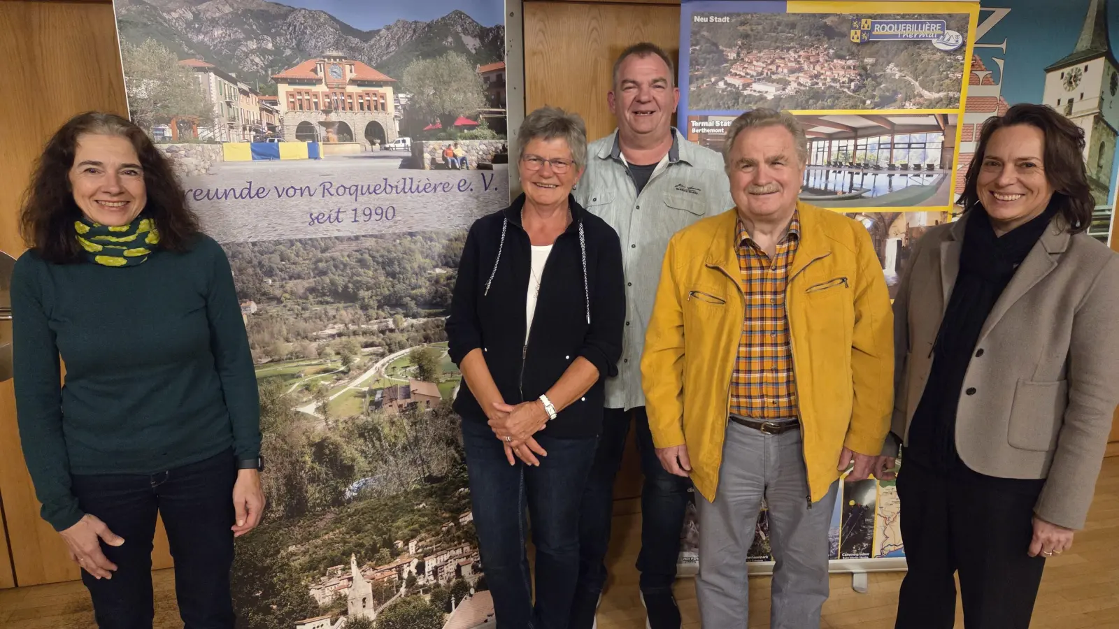 Seit November 2025 der neue Vorstand der „Freunde von Roquebillière e.V.“ (von links): Zweite stellvertretende Vorsitzende Carolin Schäfer, Schriftführerin Monika Betzold, Vorsitzender Rudi Endreß, Kassier Dieter Schmidt, erste stellvertretende Vorsitzende Sandra Winkelspecht. (Foto: Rainer Weiskirchen)
