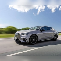 Elektrische Premiere: Die neue Mercedes C-Klasse startet als vollelektrische Limousine C400 4Matic ab 67.711 Euro. (Foto: Miloš Matović/Mercedes-Benz AG/dpa-tmn)