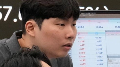 Der südkoreanische Leitindex hat am Montagmorgen deutlich nachgegeben. (Foto: Ahn Young-joon/AP/dpa)