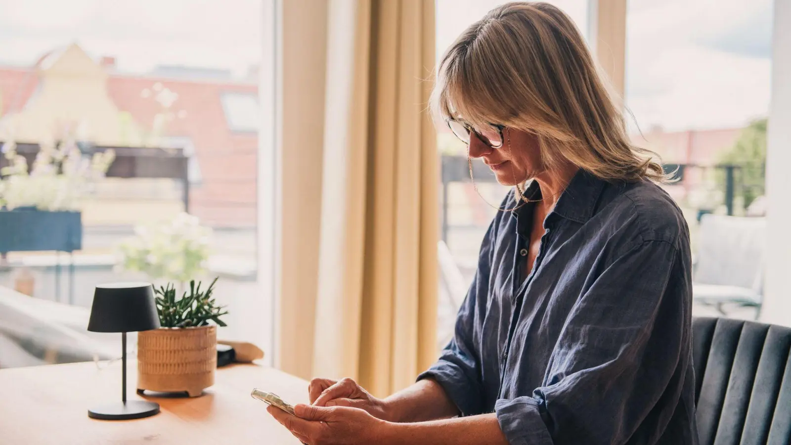 Verkauf statt Rat: Wird direkt ein Produkt wie ein Nahrungsergänzungsmittel angeboten, ist Skepsis angebracht. (Foto: Zacharie Scheurer/dpa-tmn)
