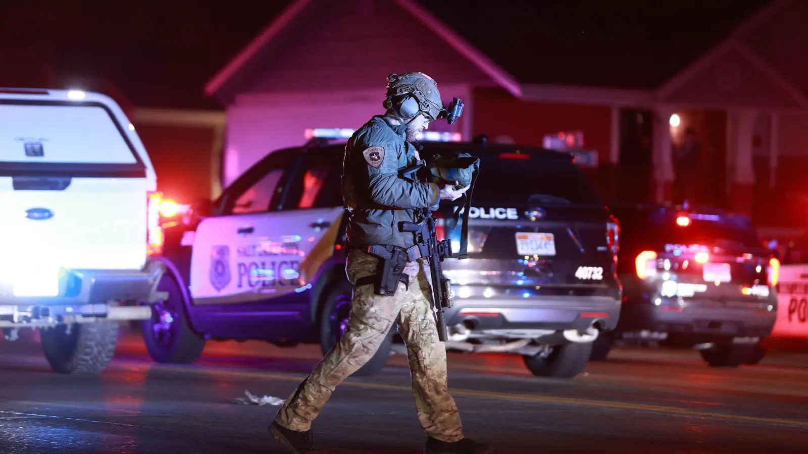 Eine Fahndung läuft.  (Foto: Rio Giancarlo/The Deseret News/AP/dpa)