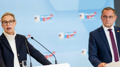 Alice Weidel und Tino Chrupalla stellen sich als AfD-Führungsduo zur Wiederwahl. (Archivbild) (Foto: Fabian Sommer/dpa)