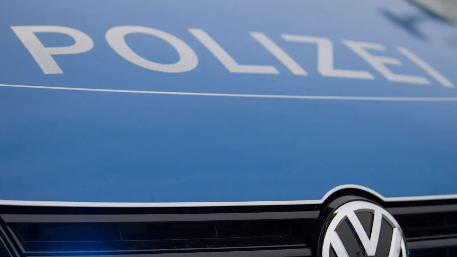 Die Polizei nahm nach dem tödlichen Absturz die Ermittlungen auf. (Symbolbild) (Foto: Lino Mirgeler/dpa)