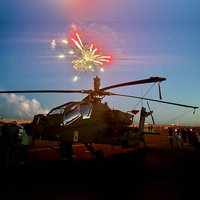 Gegen 22 Uhr feierten die US-Garnison und ihre Freunde den 250. Geburtstag der Vereinigten Staaten mit einem großen Feuerwerk. (Foto: US-Garnison Ansbach/Jonathan Bell)