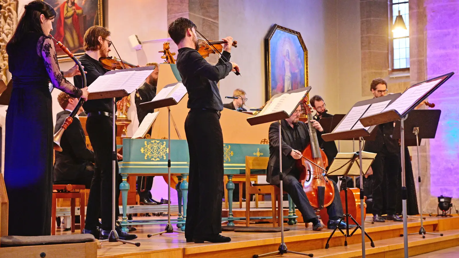 Klangprächtig und agil: das Ensemble il Gusto Barocco in der Ansbacher Johanniskirche. (Foto: Jim Albright)
