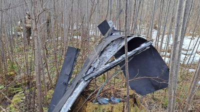 In Lettland wurden Teile einer Drohne gefunden, die mutmaßlich aus der Ukraine stammt. (Foto: -/National Armed Forces of Latvia/dpa)