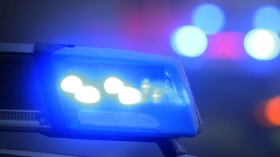 Ein Mann landet (Archivbild) (Foto: Karl-Josef Hildenbrand/dpa)