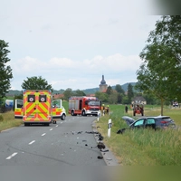 Auf der Kreisstraße NEA 6 zwischen Schauerheim und Unternesselbach hat es gekracht. Die Straße war gesperrt. (Foto: Christa Frühwald)