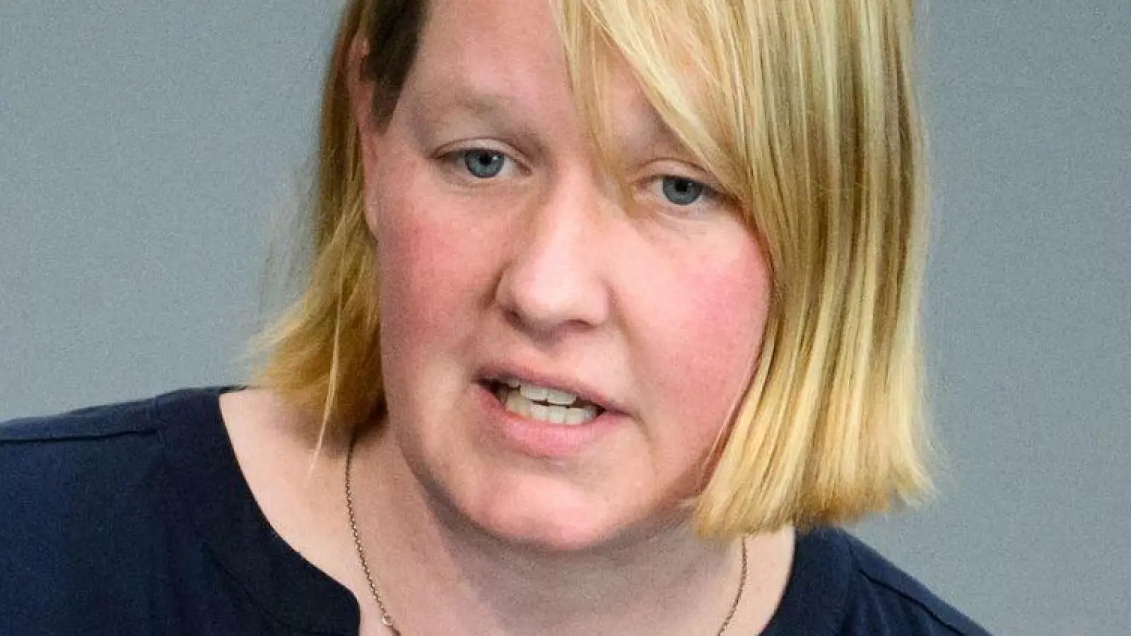 Die SPD-Abgeordnete Esdar verteidigt ihre Teilnahme an einer Demonstration gegen die „Stadtbild“-Äußerungen des Kanzlers. (Archivbild) (Foto: Bernd von Jutrczenka/dpa)