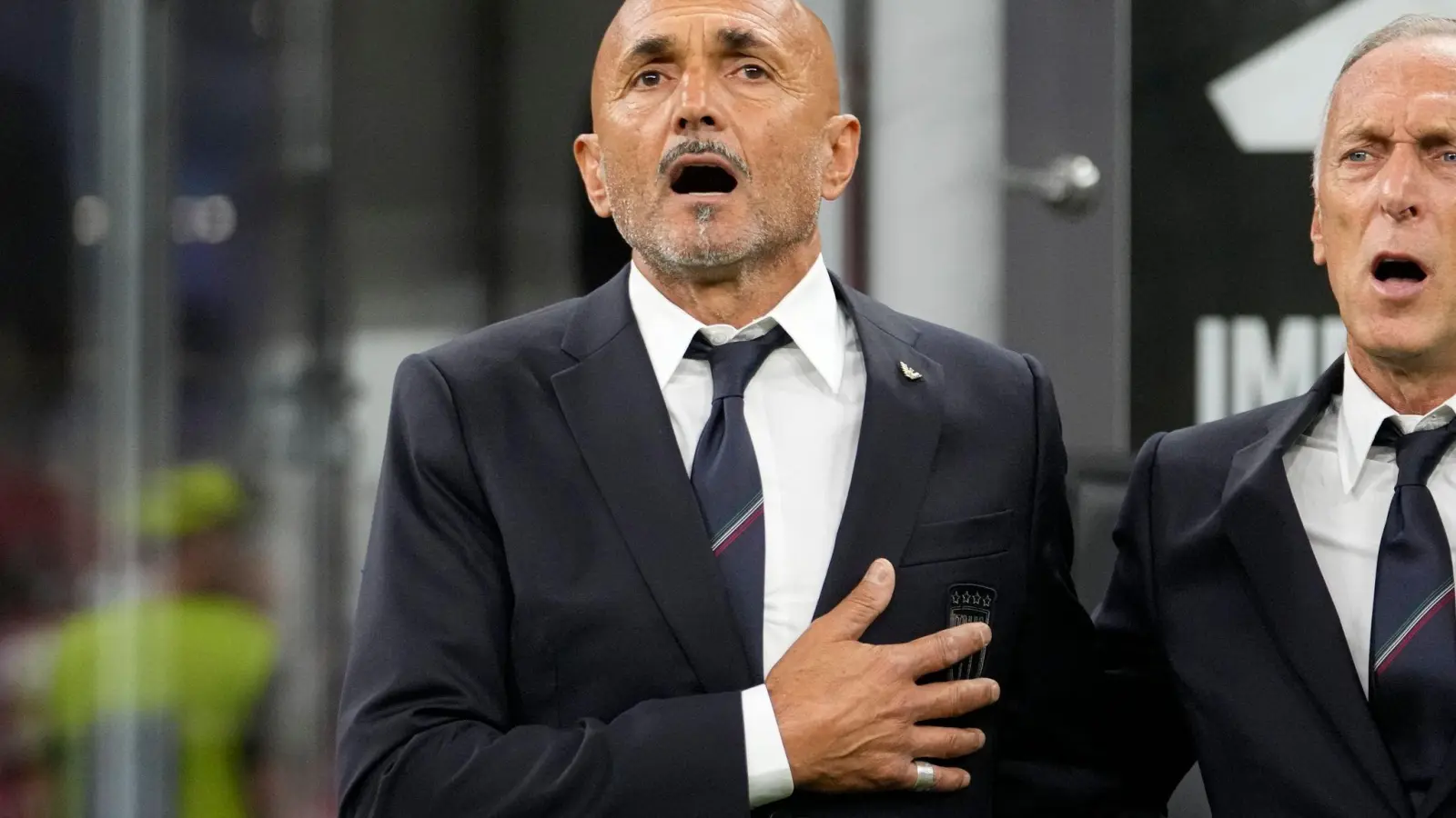 Nationaltrainer Luciano Spalletti steht mit Italien unter Druck. (Foto: Luca Bruno/AP/dpa)
