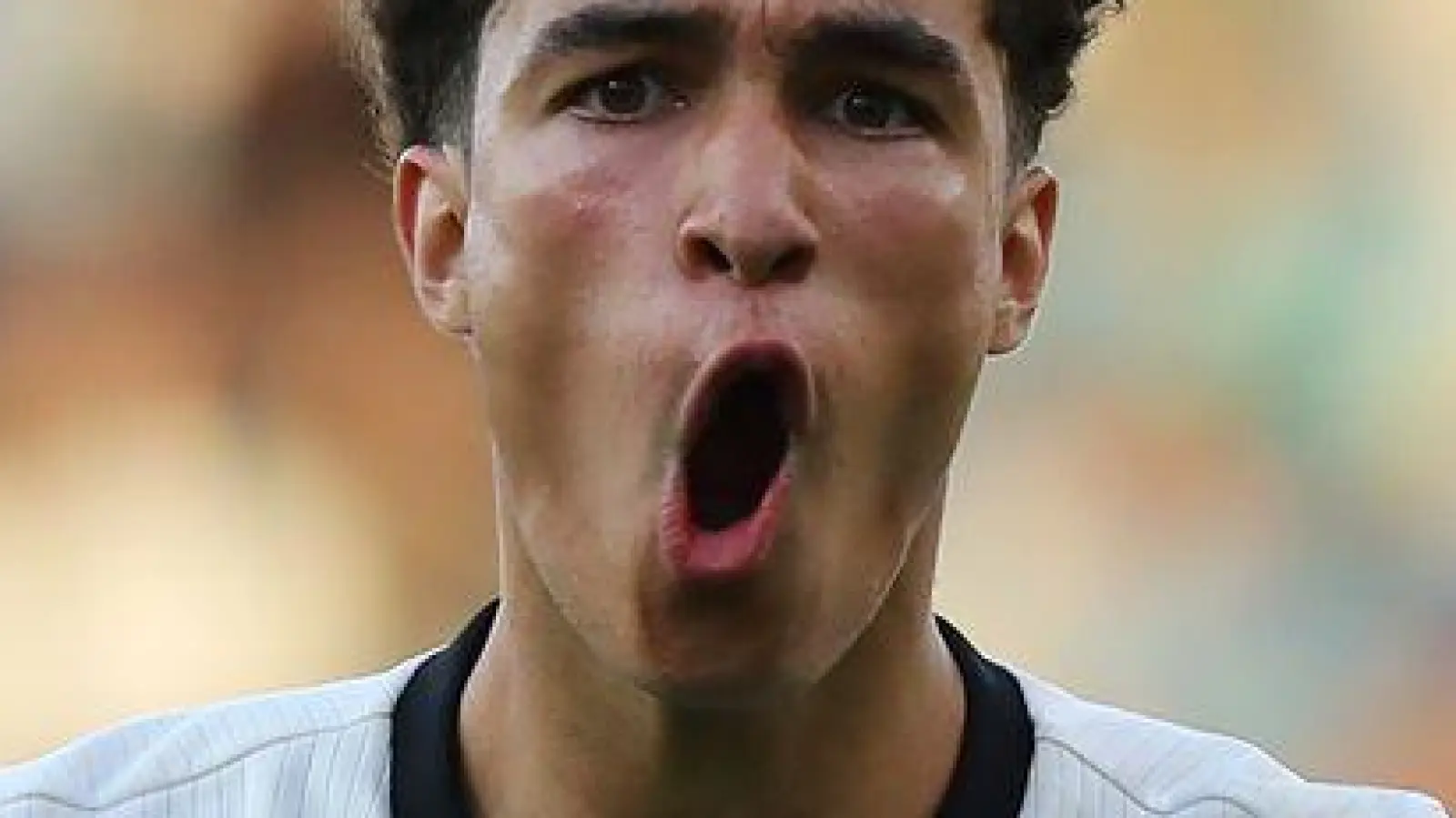 Bei der U19-EM erzielte Darvich in der Vorrunde ein Tor gegen England - nun soll er nach Stuttgart kommen. (Foto: Stefan Constantin/dpa)