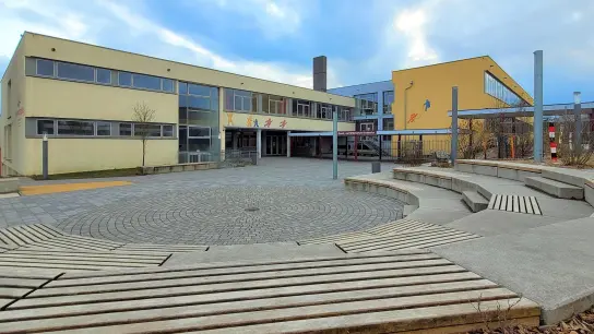 In der Grund- und Mittelschule Bechhofen ist derzeit jeder Quadratmeter im Gebäude belegt. (Foto: Gerhard Rieß)