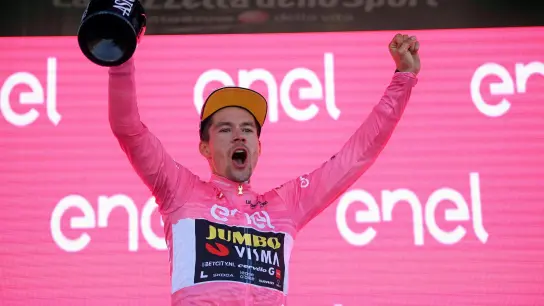 Der Slowene Primoz Roglic übernahm beim Giro das Rosa Trikot. (Foto: Fabio Ferrari/LaPresse/AP/dpa)