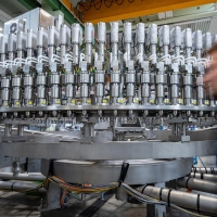 Die bayerische Industrie hat es im internationalen Wettbewerb schwer. (Archivbild) (Foto: Armin Weigel/dpa)