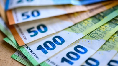 Die Superreichen häufen laut Oxfam immer mehr Vermögen an. (Symbolbild) (Foto: Hendrik Schmidt/dpa)