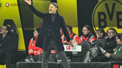 Niko Kovac hat nach dem Sieg gegen Gladbach auch über Nico Schlotterbeck gesprochen. (Foto: Bernd Thissen/dpa)