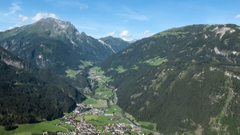 Der Unfall passierte bei Mayrhofen im Zillertal. (Archivbild) (Foto: Frank Kleefeldt/dpa)