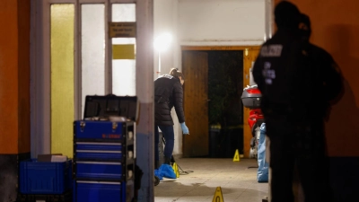 Die Polizei geht derzeit davon aus, dass die beiden Männer sich kannten. (Foto: News5/David Oßwald/NEWS5/dpa)