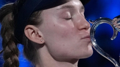 Australian Open: Rybakina besiegt Sabalenka und holt den Titel (Foto: Aaron Favila/AP/dpa)