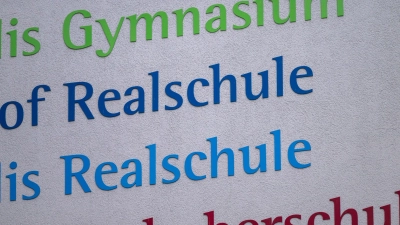 Die Auswirkungen der frühen Trennung nach der vierten Klasse auf den Bildungserfolg waren Thema im Landtag (Symbolbild) (Foto: Peter Kneffel/dpa)