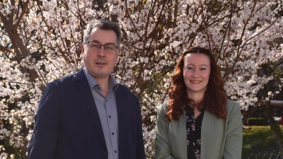 Uffenheims Bürgermeister Wolfgang Lampe freut sich, dass Julia Anwander das Amt der Maienkönigin am 1. Mai übernimmt. (Foto: Gerhard Krämer)