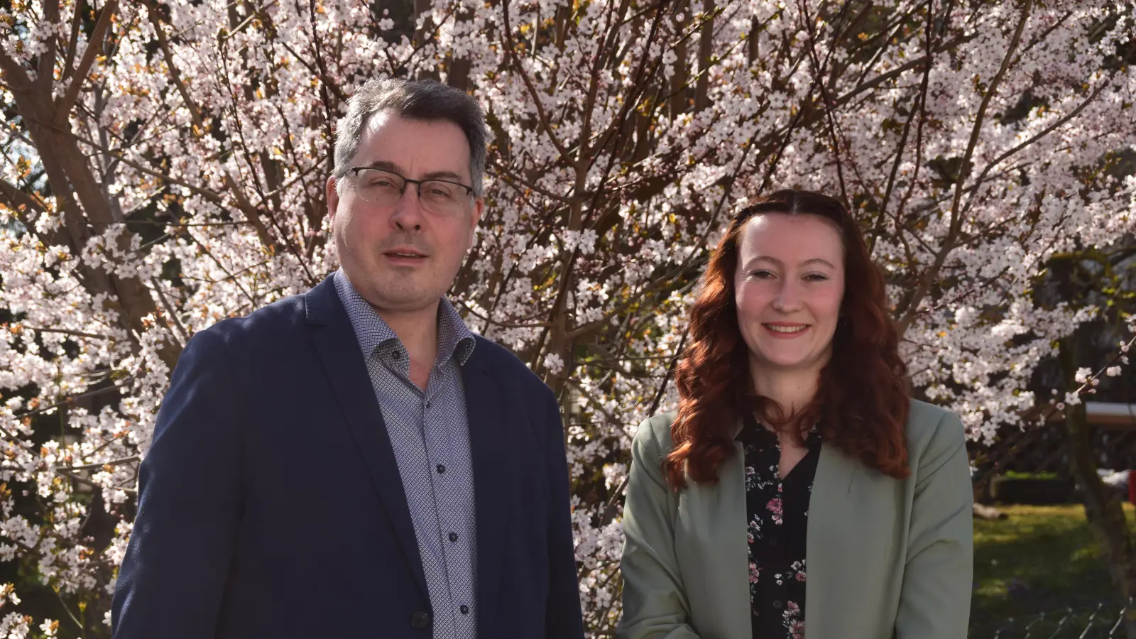 Uffenheims Bürgermeister Wolfgang Lampe freut sich, dass Julia Anwander das Amt der Maienkönigin am 1. Mai übernimmt. (Foto: Gerhard Krämer)