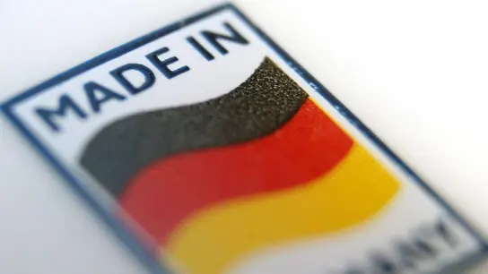 Ein Logo mit der Aufschrift &quot;Made in Germany&quot;. (Foto: picture alliance / Karl-Josef Hildenbrand/dpa/Symbolbild)