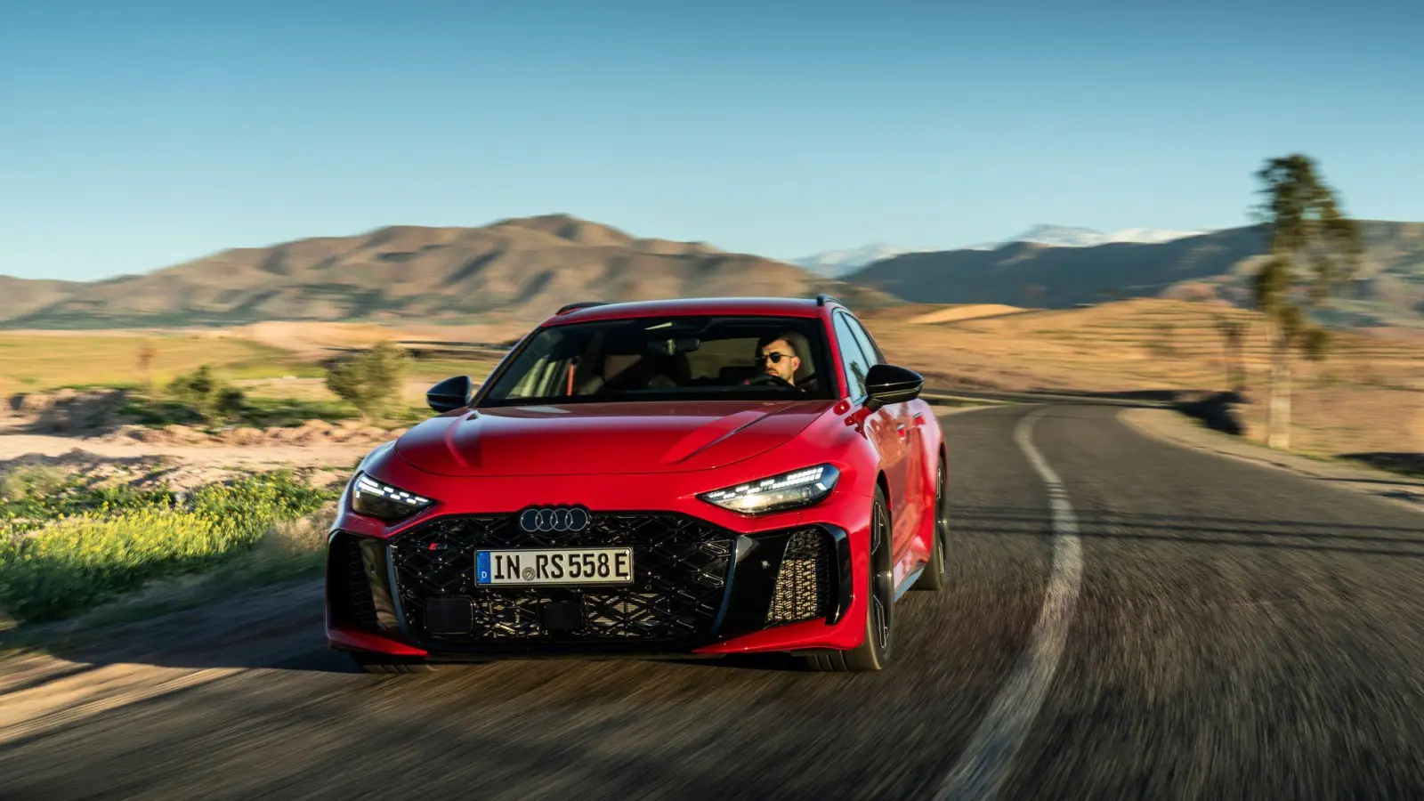 Der Weg zum Ziel oder ist der Weg das Ziel? Der Audi RS5 taugt für beide Missionen. (Foto: Audi AG/dpa-tmn)