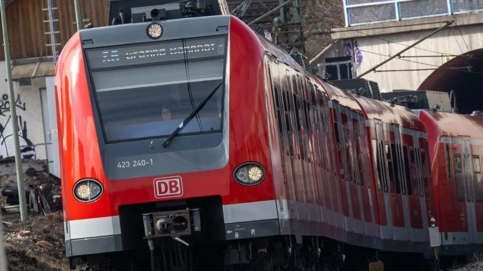 Geld wurde unter anderem für neue Züge für die S-Bahn München bereitgestellt. (Foto: Peter Kneffel/dpa)